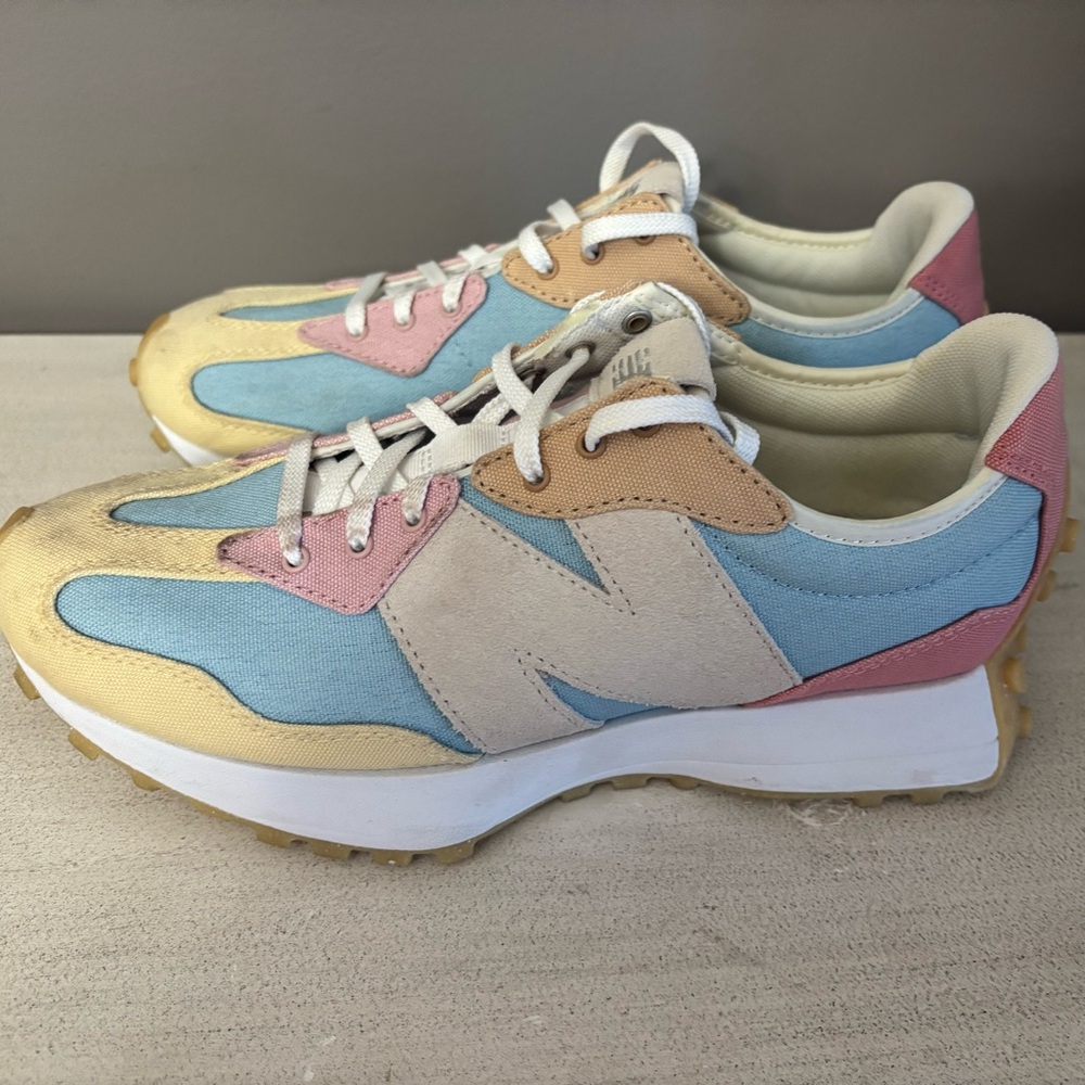 Women’s New Balancer multi-color 9.5